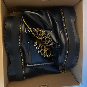 DR. MARTENS Black Jadon Max Boots
